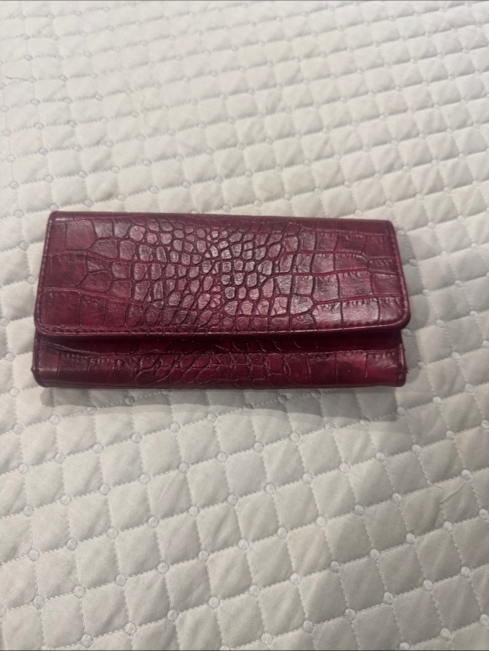 Women’s Vintage Croc-Embossed Foldover Wallet - Burgundy